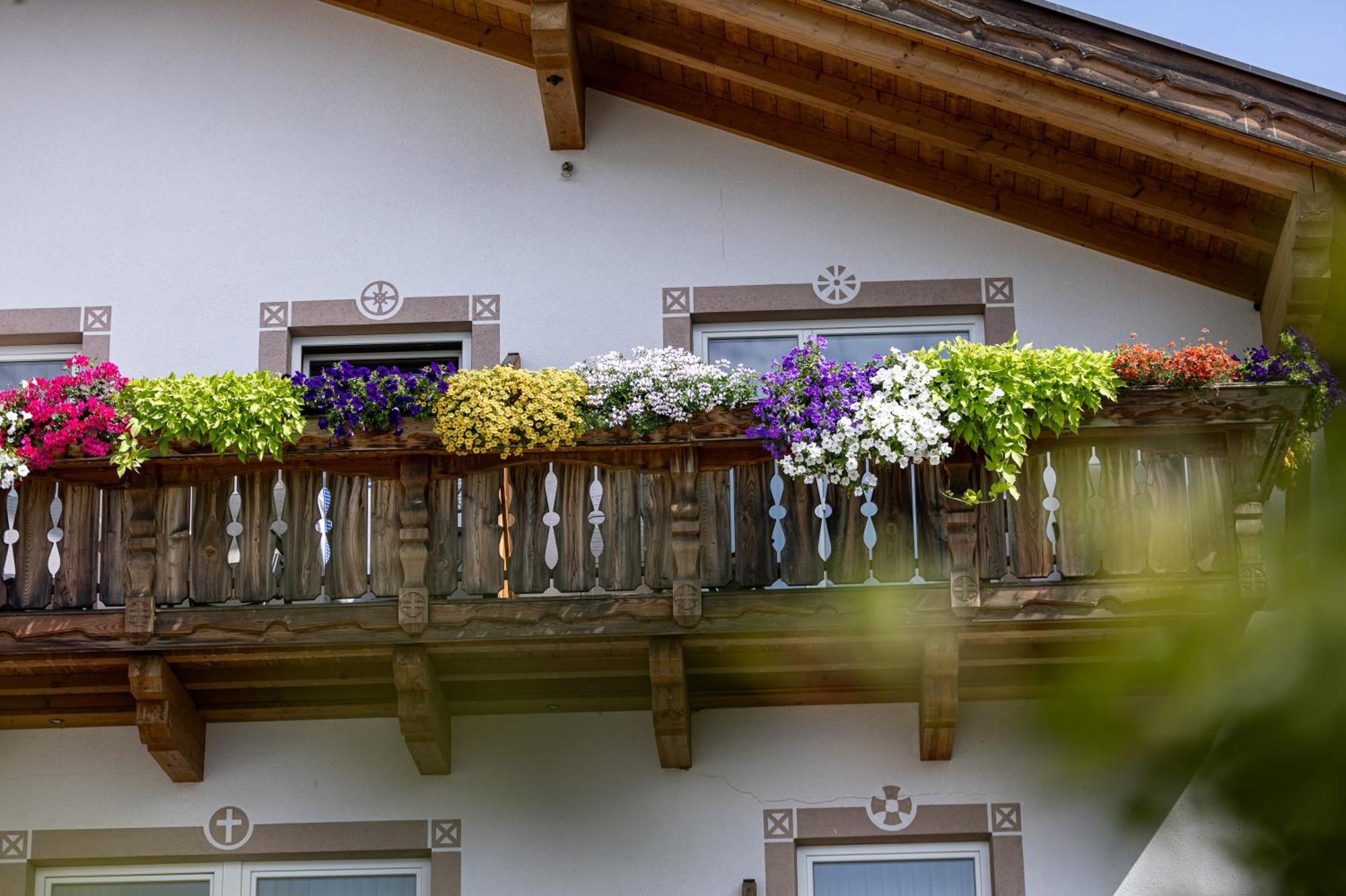 Oberwirt Weisses Kreuz Hotel Collepietra  Exterior photo